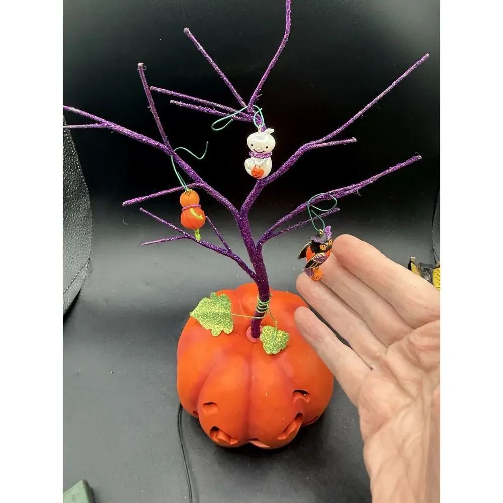 Hallmark Lighted Pumpkin Halloween W/ Mini Ornaments Tree Jack-o-lantern -Lo24